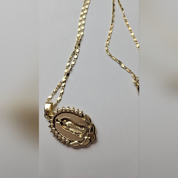 Rhinestone Mary Image Oval Pendent and Chain Necklace - Picture 4 of 6